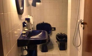 IMPECABLE CHALET 5 AMBIENTES SOBRE DOS LOTES EN ESQUINA CON GRAN PARQUE GARAGE DOBLE Y QUINCHO