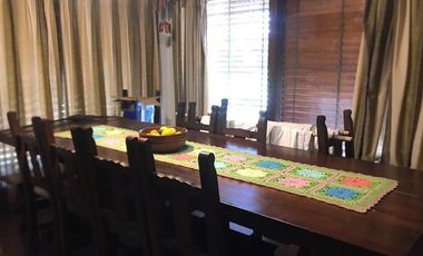 IMPECABLE CHALET 5 AMBIENTES SOBRE DOS LOTES EN ESQUINA CON GRAN PARQUE GARAGE DOBLE Y QUINCHO