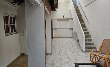 Casa en venta - 3 Dormitorios 1 Baño - Monte Castro