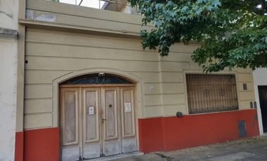 Casa en venta - 3 Dormitorios 1 Baño - Monte Castro