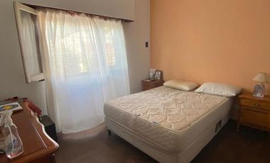 Chalet 4 ambientes en mugaburu y calazans