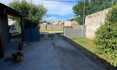 Chalet 4 ambientes en mugaburu y calazans