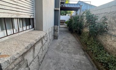 Chalet 4 ambientes en mugaburu y calazans