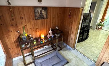 Chalet 4 ambientes en mugaburu y calazans