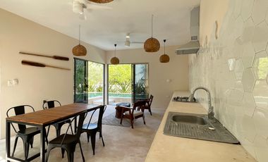 Casa en Venta en San Crisanto con Muelle hacia la Laguna