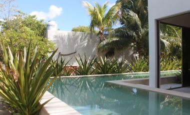 Casa en Venta en San Crisanto con Muelle hacia la Laguna