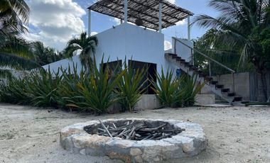 Casa en Venta en San Crisanto con Muelle hacia la Laguna