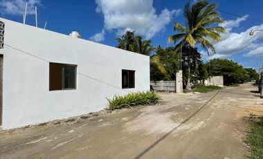 Casa en Venta en San Crisanto con Muelle hacia la Laguna