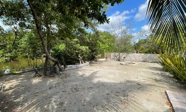 Casa en Venta en San Crisanto con Muelle hacia la Laguna