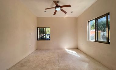 Casa en Venta en San Crisanto con Muelle hacia la Laguna