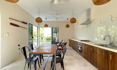 Casa en Venta en San Crisanto con Muelle hacia la Laguna