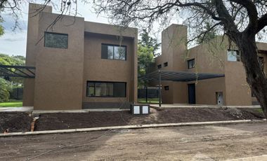 Casa en  venta en Housing Villa Allende Golf - 9 casas disponibles