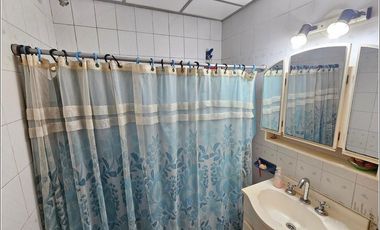 Casa en venta de 2 dormitorios en Granadero Baigorria, garaje, patio y quincho