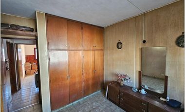 Casa en venta de 2 dormitorios en Granadero Baigorria, garaje, patio y quincho