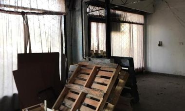 CASA DE 2 AMBIENTES CON 2 LOCALES SOBRE LOTE DE 375m2 EN BARRIO SAN JUAN