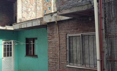 Casa en venta - 4 Dormitorios 2 Baños - Paso del Rey