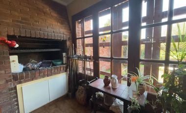 CHALET 4 AMBIENTES EN SANTA MONICA