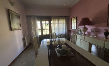 CHALET 4 AMBIENTES EN SANTA MONICA