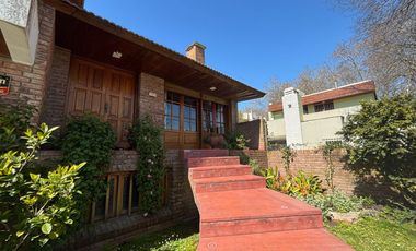 CHALET 4 AMBIENTES EN SANTA MONICA