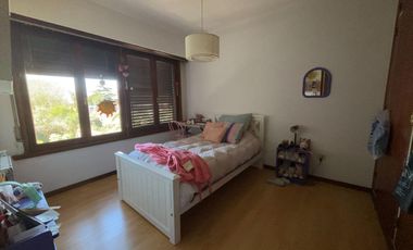 CHALET 4 AMBIENTES EN SANTA MONICA