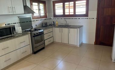 Casa en venta - 3 Dormitorios 4 Baños - Valeria del Mar