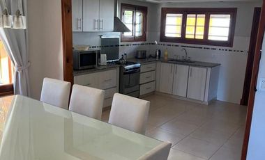 Casa en venta - 3 Dormitorios 4 Baños - Valeria del Mar