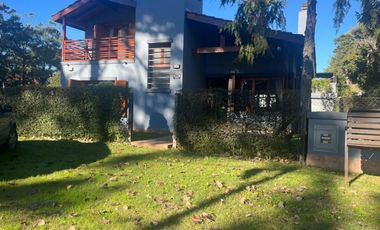 Casa en venta - 3 Dormitorios 4 Baños - Valeria del Mar