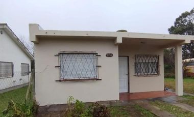 Casa en venta - 2 Dormitorios 2 Baños - Mar del Plata