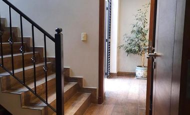 Casa con cinco dormitorios en Mendoza Capital