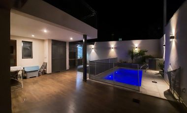 Casa con cinco dormitorios en Mendoza Capital