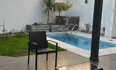 Casa con cinco dormitorios en Mendoza Capital