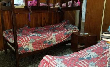 Propiedad en block: 2 viviendas de 3 ambientes y local en esquina de Roca y La pampa