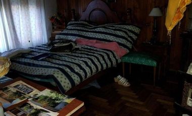 Propiedad en block: 2 viviendas de 3 ambientes y local en esquina de Roca y La pampa