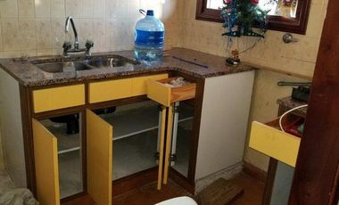 Propiedad en block: 2 viviendas de 3 ambientes y local en esquina de Roca y La pampa