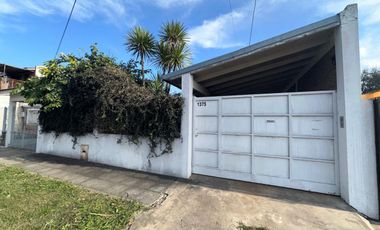 Casa En Venta con Buen Lote Libre!!! Fader 1375, Luís Guillón.-