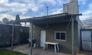 Casa En Venta con Buen Lote Libre!!! Fader 1375, Luís Guillón.-