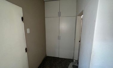 Casa En Venta con Buen Lote Libre!!! Fader 1375, Luís Guillón.-