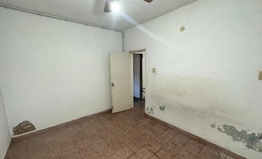 Casa En Venta con Buen Lote Libre!!! Fader 1375, Luís Guillón.-