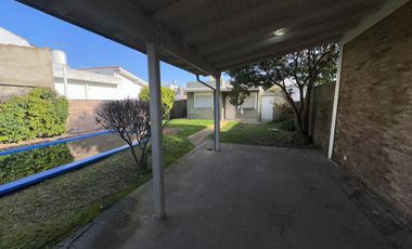 Casa En Venta con Buen Lote Libre!!! Fader 1375, Luís Guillón.-