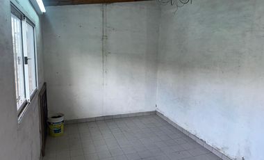 Casa En Venta con Buen Lote Libre!!! Fader 1375, Luís Guillón.-