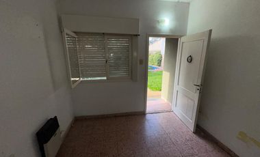 Casa En Venta con Buen Lote Libre!!! Fader 1375, Luís Guillón.-
