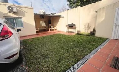 Casa en venta - 2 Dormitorios 1 Baño - Florencio Varela