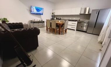 Casa en venta - 2 Dormitorios 1 Baño - Florencio Varela