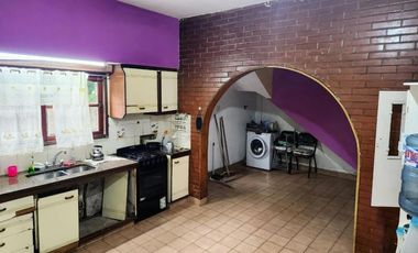 Casa en alquiler - 4 Dormitorios 2 Baños - Ituzaingó