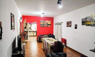 Casa en alquiler - 4 Dormitorios 2 Baños - Ituzaingó