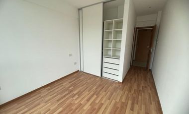 ALQUILER DE DEPARTAMENTO DE 2 AMBIENTES CON BALCON Y COCHERA EN RAMOS MEJIA