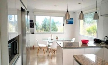 Casa en venta - 3 Dormitorios 5 Baños - Sierra de Los Padres