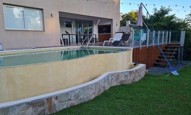 Casa en venta - 3 Dormitorios 5 Baños - Sierra de Los Padres