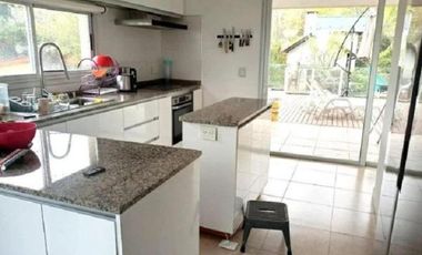 Casa en venta - 3 Dormitorios 5 Baños - Sierra de Los Padres