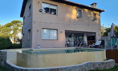 Casa en venta - 3 Dormitorios 5 Baños - Sierra de Los Padres